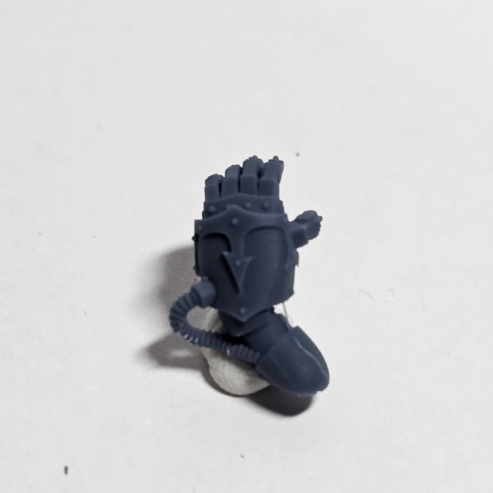 Traitor Legion Power Fists